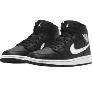 Jordan Womens Air 1 Mid Size 8
